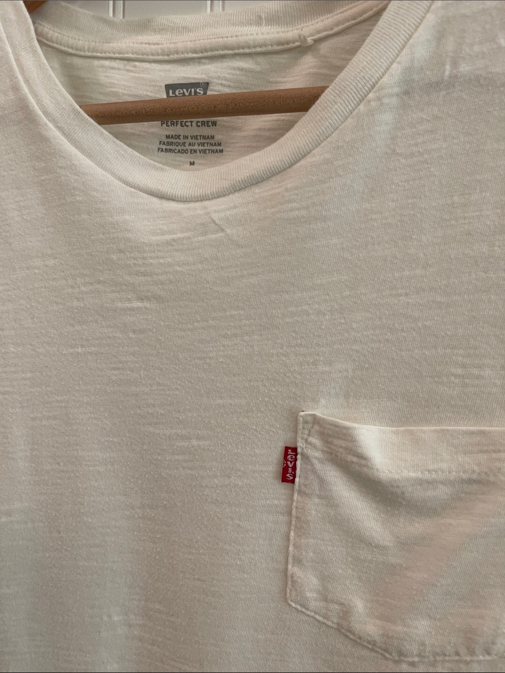 Levi's White Pocket Short-Sleeve Crewneck Tee - Picture 3 of 3